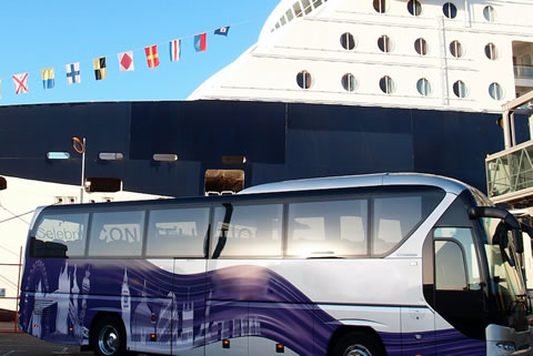 Southampton to London via Cotswolds Downton Cruise tour bus