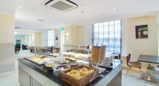 Queen's Park, Bayswater