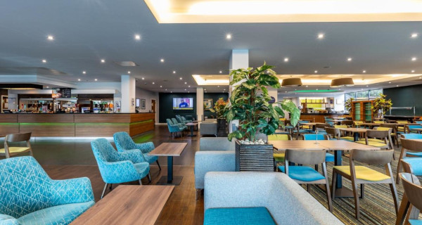 holiday inn express terminal 5, Windsor