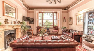 dolphin hotel London